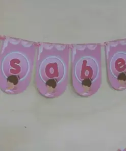 Nome na parede fazendo parte da decoração festa de bailarina 1 ano