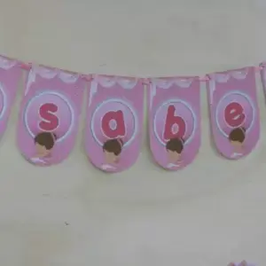 Nome na parede fazendo parte da decoração festa de bailarina 1 ano