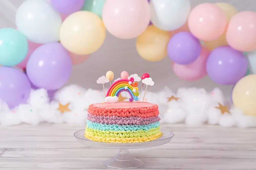 Imagem de uma festa mesversário tema arco-íris