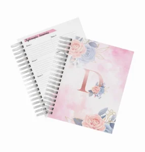 caderno rosa com flores de papelaria criativa.